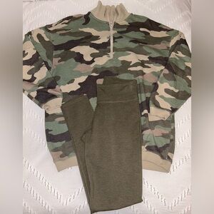 BUNDLE aerie quarter‎ zip camo XXS sweatshirt & olive green SMALL leggings